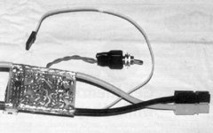 Bottom view of the speed control. Notice that the BATT+/MOTOR+ lead (top) is one continuous wire, whereas BATT- and MOTOR- (bottom) are two separate wires.