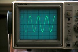 Tone generator output displayed on the oscilloscope. This one is about 21.5mV peak-to-peak.