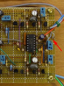 A simple wiring error (the grey wire was one hole above where it is supposed to be) caused an annoying click.