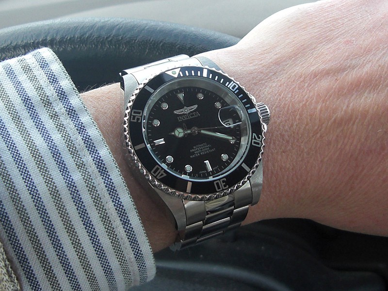 rolex submariner vs invicta 8926