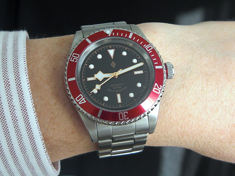 tudor submariner red bezel