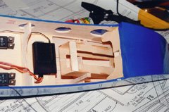 My original <i>SlowPoke</i> battery mount, accessible only with the wing removed. Very inconvenient, poor cooling, and bad in a crash.