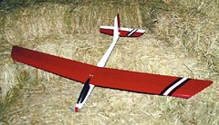 This Norvel <i>Glassair 400</i> is powered by a geared Speed 400 motor, a 9x5 folding propeller, and seven 600mAh cells.