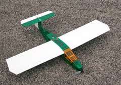 The Modelair-Tech <i>DimWatt</i> is a 34-inch Speed 400 sport model with performance typical of the breed.