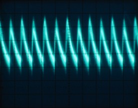 A closeup of a horizontal portion of the signal. Scale is 10µs/div horizontal and 5mV/div vertical.