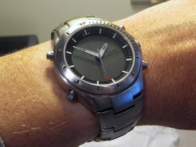 With the display turned off, the watch has a very uncluttered look.