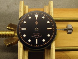 The Dagaz BB Tribute dial for Seiko watches fits exactly, dial feet and all.